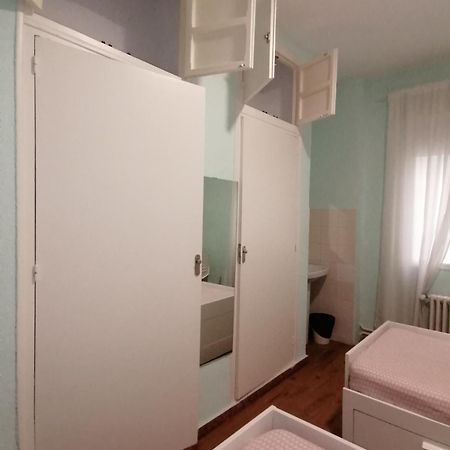 Auberge de jeunesse Residencia Abay à Madrid Extérieur photo