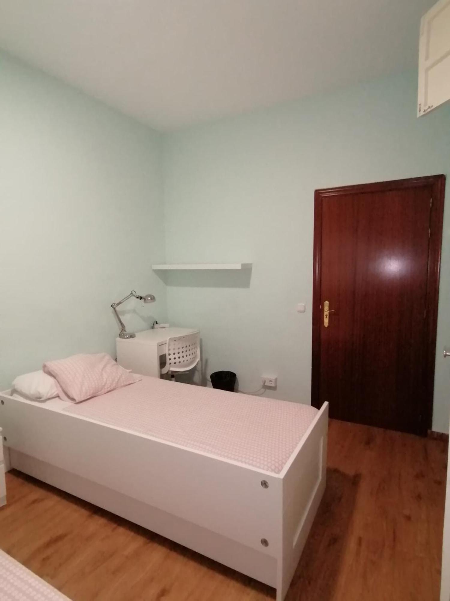 Auberge de jeunesse Residencia Abay à Madrid Extérieur photo