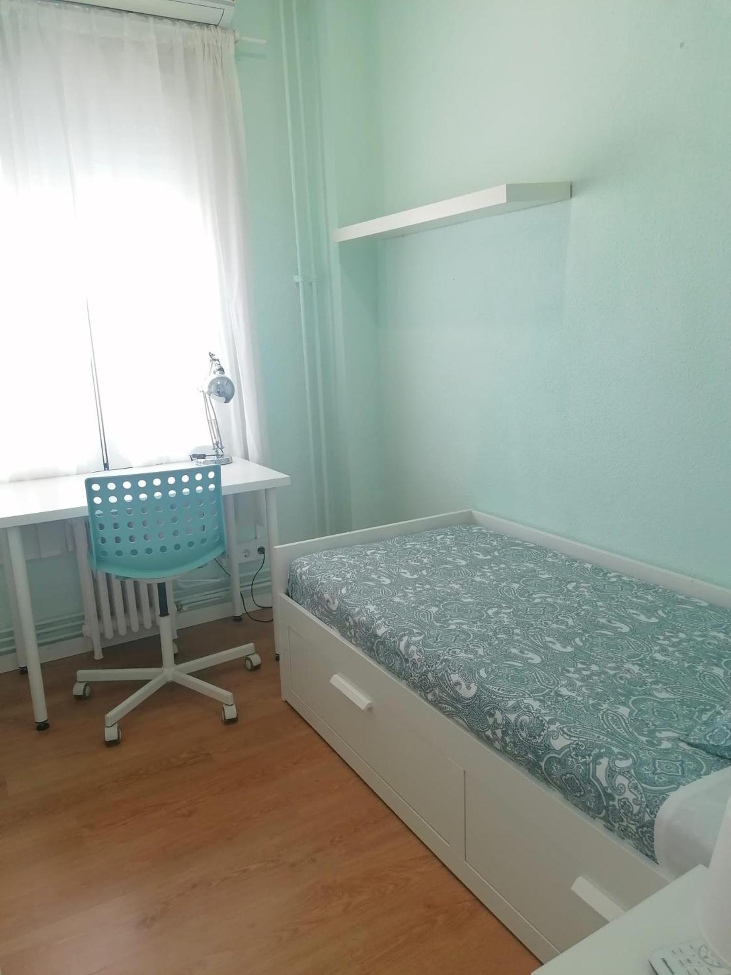 Auberge de jeunesse Residencia Abay à Madrid Extérieur photo